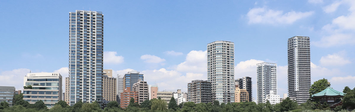 上野恩賜公園から望む周辺ビル群