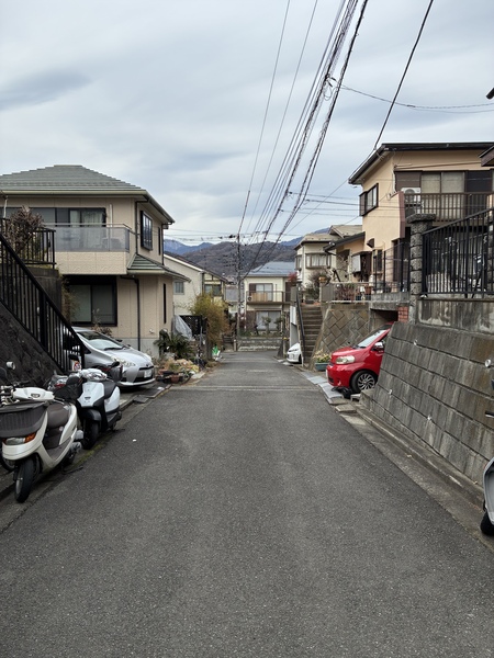 前面道路　道路幅約４ｍ