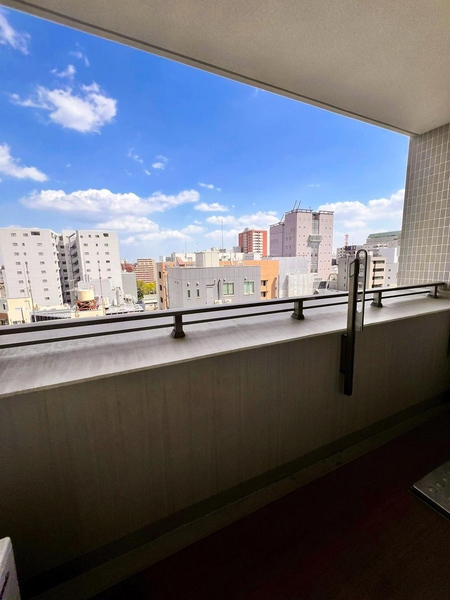 天気の良い日は椅子を置いて、ゆったりとした時間を楽しめます。