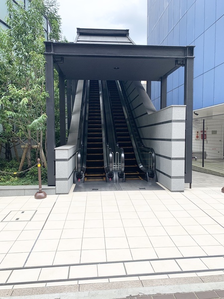 敷地内エスカレーター