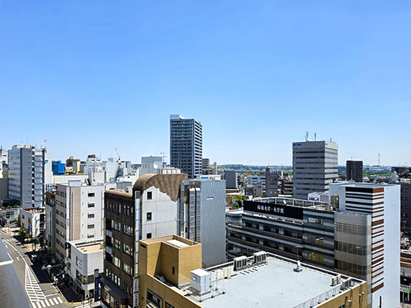 １１階の住戸につき明るく開放的です。
