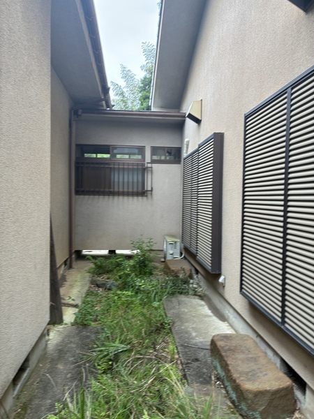古家あり：昭和５７年８月築　延床面積２８４．７７平米（居宅＋物置）