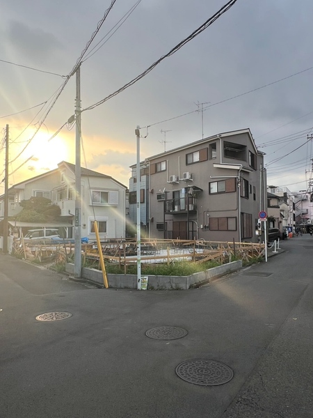 １号棟は角地になります。