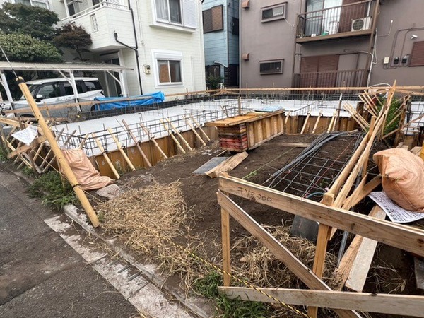 ２号棟　駐車スペース