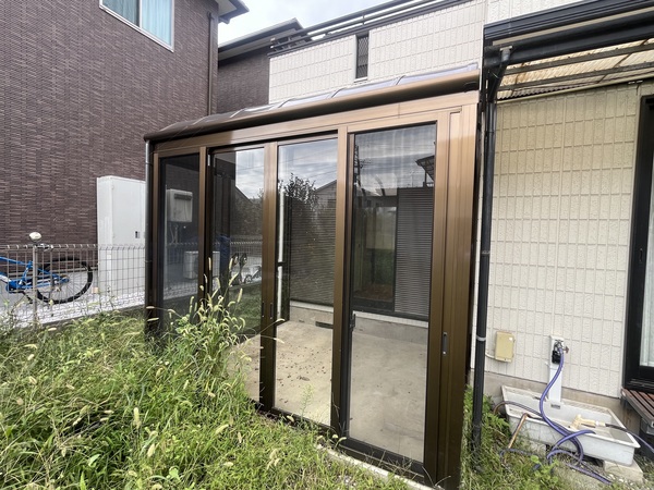 陽当たりの良いサンルーム。 花粉の時期や雨の日のお洗濯に役立ちます！