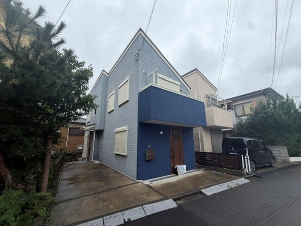 小田急小田原線「桜ケ丘」駅　徒歩６分。閑静な住宅地です。
