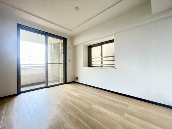 洋室　角住戸のため彩光良好です◎