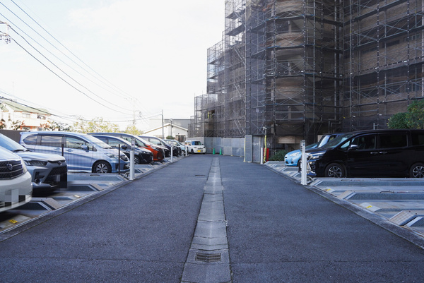 【駐車場】