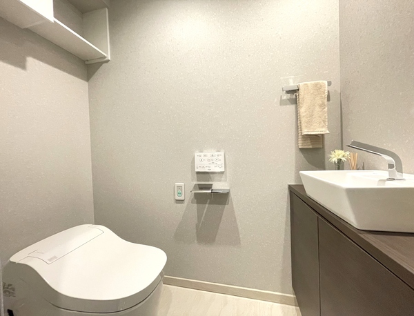独立手洗いを備えたトイレです