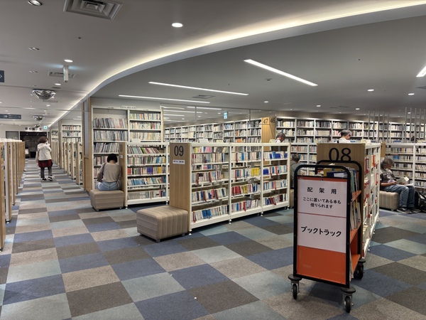 ＯＤＡＫＹＵ湘南ゲートの中には市民図書館がございます