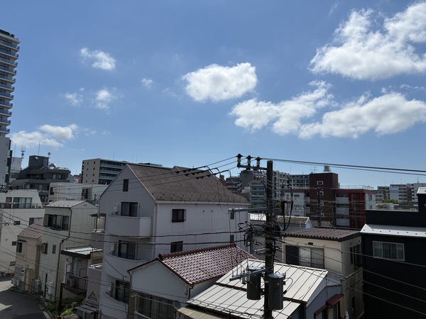 バルコニーからの眺望（左）