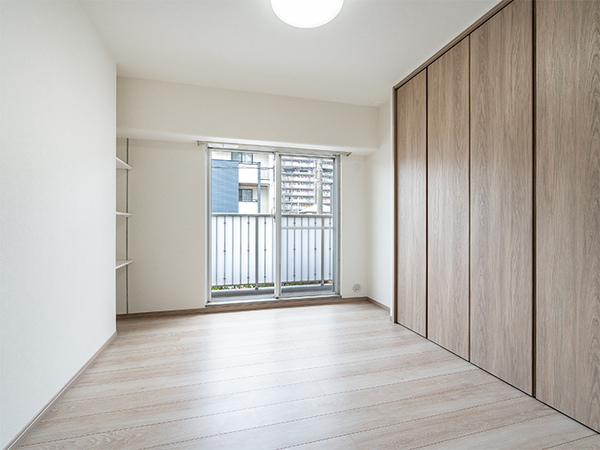 約５．０帖北側洋室。玄関から近く、独立性の高いお部屋！
