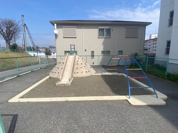 お子様のいるご家庭にうれしい遊び場も！（２０２６年３月撮影）