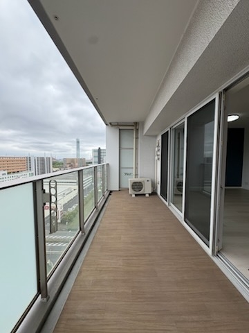 バルコニー。洗濯や一息つく場所に。