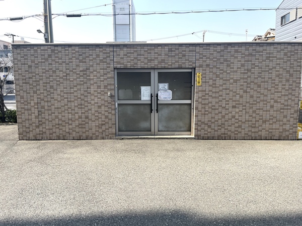 【敷地内ゴミ置き場】