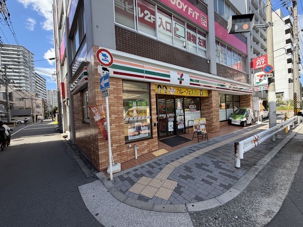 セブンイレブン大阪鷺洲３号店まで徒歩２分　約１２０ｍ