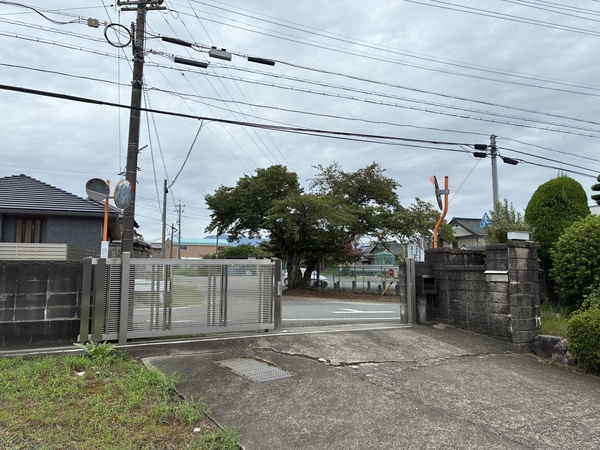 門扉を敷地内から