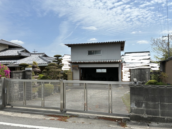 倉庫、車両出入口