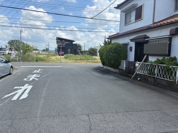 北側前面道路