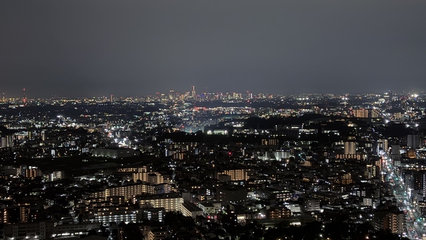 横浜ベイブリッジやみなとみらいの美しい夜景