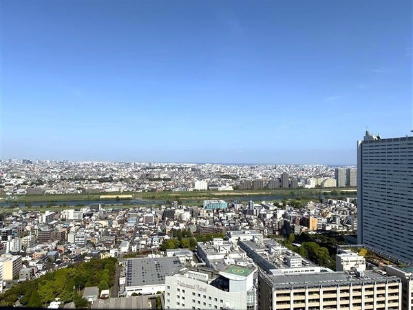 駅周辺に大規模スーパーが複数あるので毎日のお買い物に便利♪