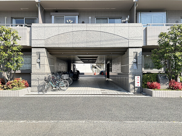 【エントランス】