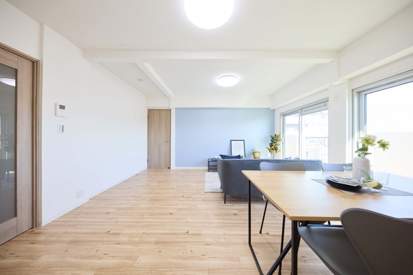 【ＬＤＫ】ワイドスパン設計につき、お部屋全体が明るく気持ちの良いお部屋です！