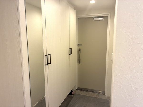 ■玄関には高さのあるシューズボックスを設置いたしました。