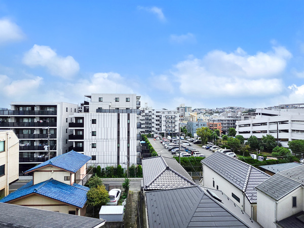 南東向き・５階のため採光通風良好です。