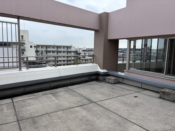■ルーフバルコニー使用料：６００円／月