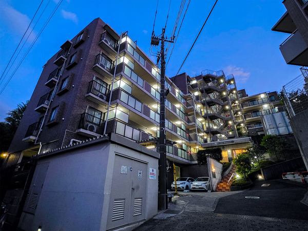■夜はマンションのあたたかな灯りがあなたを迎えます。