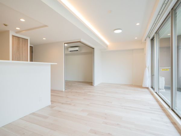 ■ＬＤには床暖房を採用、足元からやさしくお部屋全体を暖めます