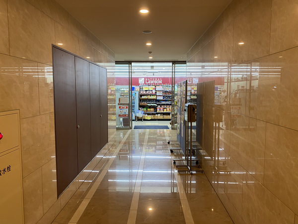 １階　共用部　コンビニ
