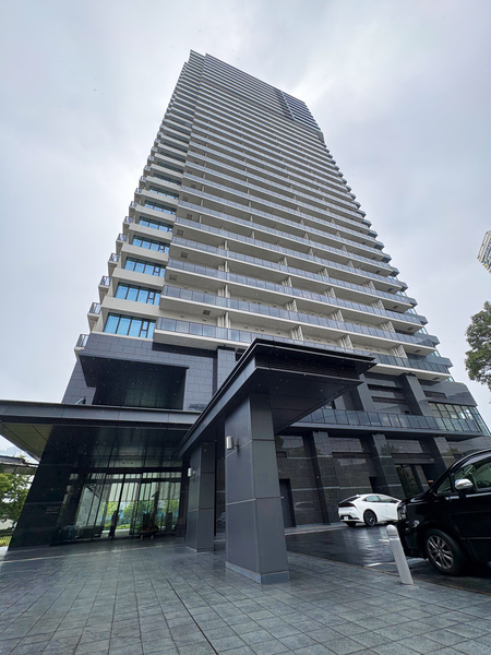 ３２階建て　ウエストタワー外観
