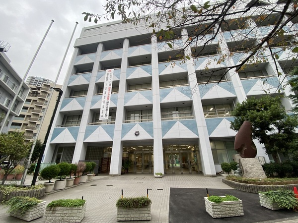 中央区立佃中学校まで徒歩９分（約６９０ｍ）
