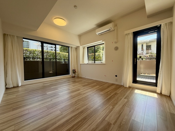 ＬＤ：２面バルコニーに面した明るいお部屋です。