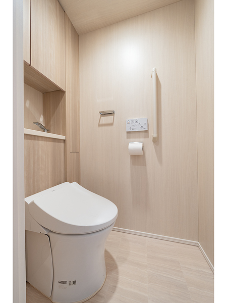 温水暖房便座付のトイレのため、冬でも快適にご利用いただけます。