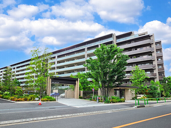 石神井公園駅ゆきの西武バス「ＪＡ東京あおば」駅・「練馬区立石神井小学校」最寄りの３号棟