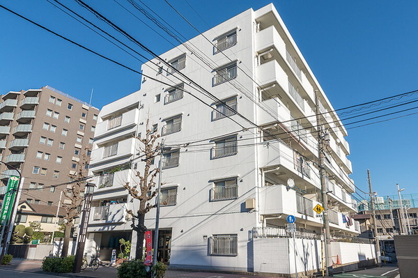 東京メトロ丸ノ内線　東京メトロ南北線「後楽園」駅まで徒歩９分