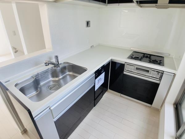 ～【２Ｆ】食洗機・浄水器一体型水栓付きの対面式Ｌ字型キッチン～　※２０２５年７月撮影