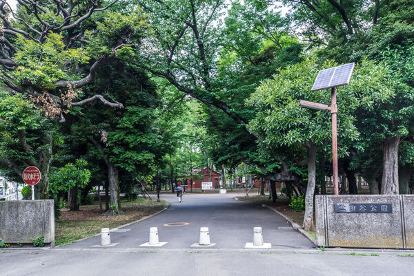 【周辺環境】「世田谷公園」物件から約６８０ｍ、徒歩９分の距離です。