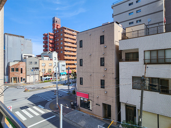 【眺望】東向きバルコニーから北東向きに見上げると東京スカイツリーを望むことができます。