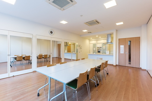 【キッチンスタジオ】居住者様同士やご家族、ご友人と一緒にお楽しみいただけます。