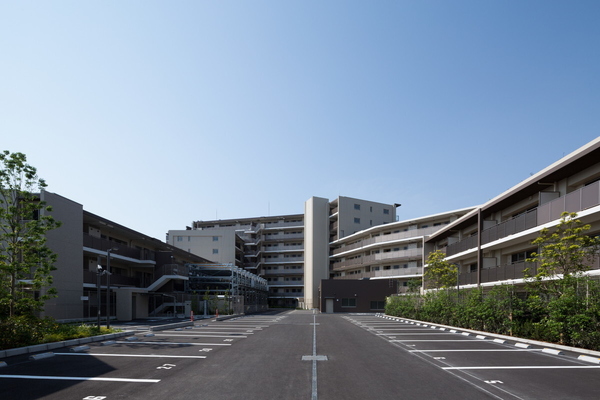 【駐車場】平置き３６台／機械式３８台。その他来客用駐車場、洗車スペースもございます。