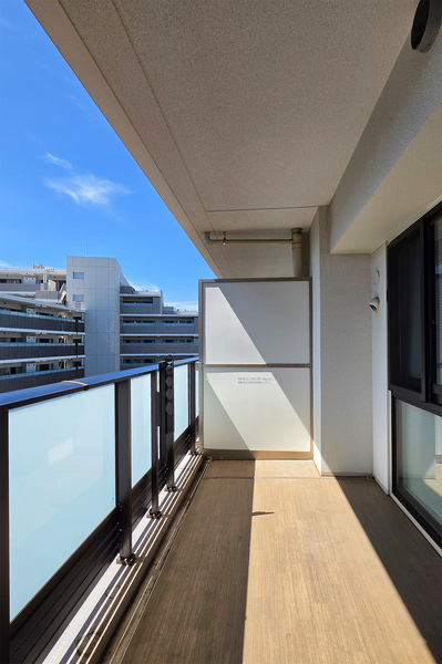 【バルコニー】南向きにつき陽当たり良好。お洗濯が良く乾きます