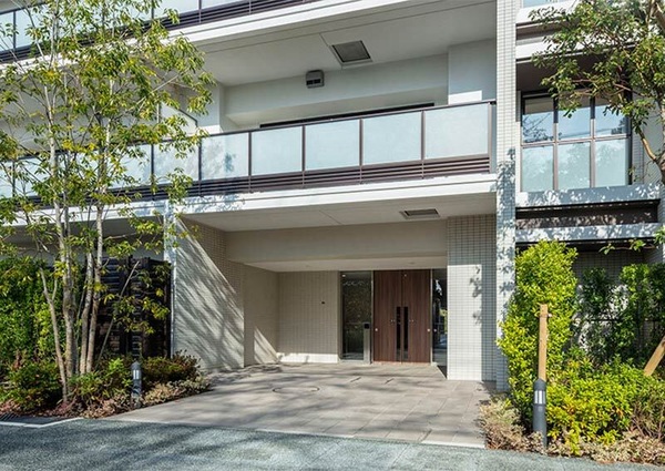 【エントランス】総戸数４３６戸の大規模レジデンス