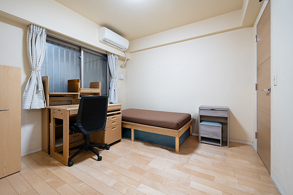 洋室　約６．５帖