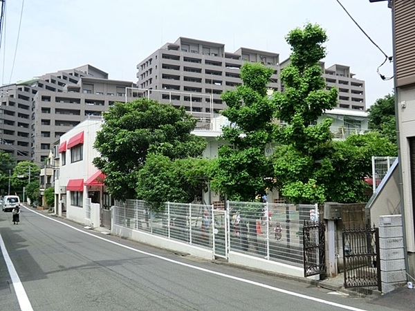 物件から「久が原幼稚園」まで約１１０ｍ、徒歩２分の距離。