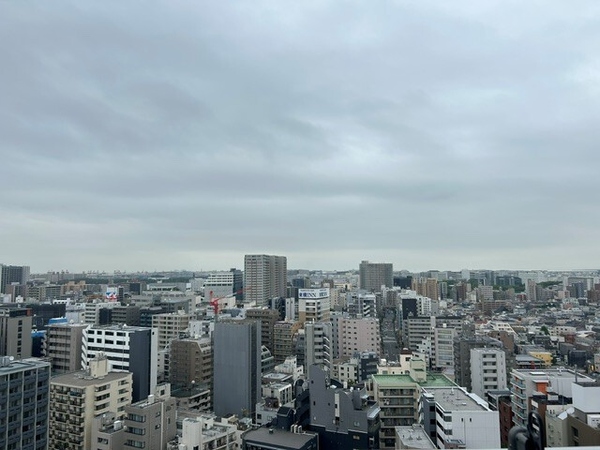 バルコニーからの眺望。地上２５階建てのタワーレジデンスだからこそ実現した開放感！