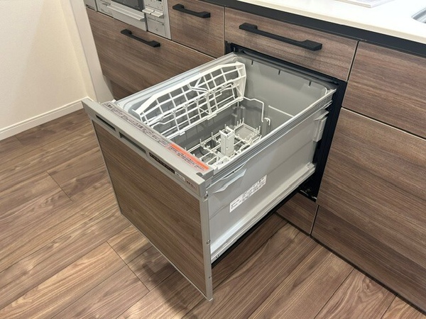 家事の時間を短縮してくれるビルトイン型食器洗浄乾燥機。